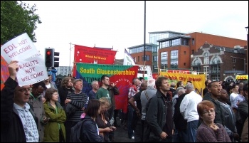 Anti-racists protest against the EDL marching in Bristol, photo by Bristol SP