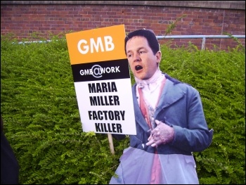 A surprise visitor at the Sheffield Remploy picket, 26.7.12, photo by Alistair Tice