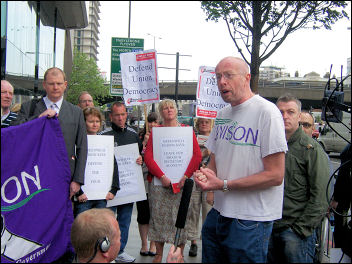 Brian Debus addresses the lobby of Unison disciplinary hearings against four Socialist Party members, photo Alison Hill