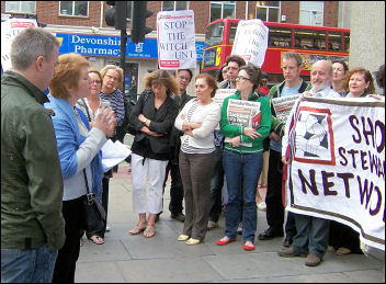 Suzanne Muna speaks to the lobby  of Unison disciplinary hearings against four Socialist Party members, photo Alison Hill