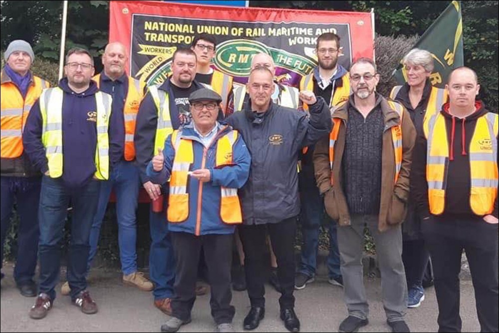 Bluestar bus drivers' strike over pay Socialist Party