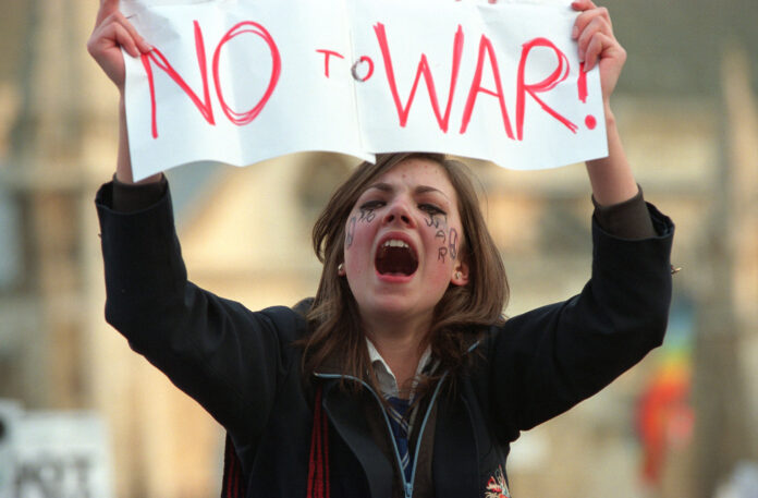Workers' unity to end war. Photo Paul Mattsson