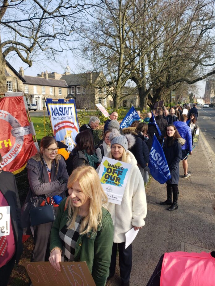 Pocklington School NEU strike photo Steve Scott Pocklington School NEU strike photo Steve Scott