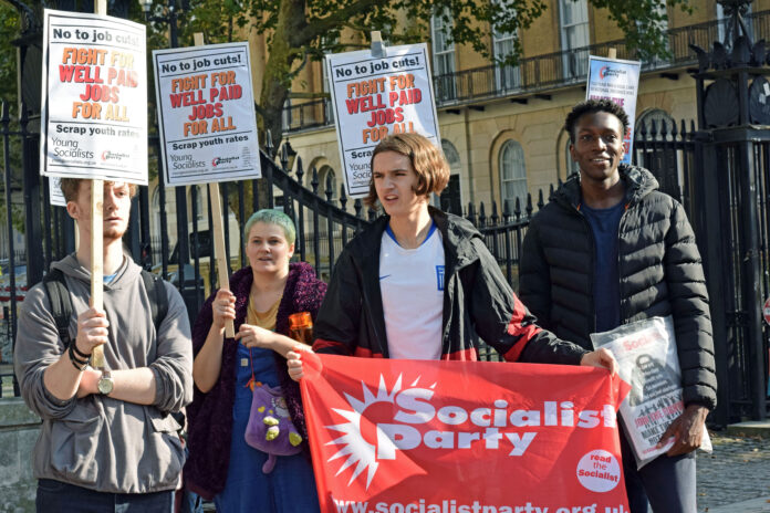 Socialist Party banner and youth placards. Photo: Mary Finch