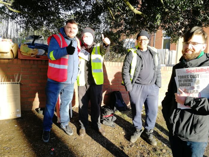 Coventry bin workers' on strike Coventry bin workers' on strike