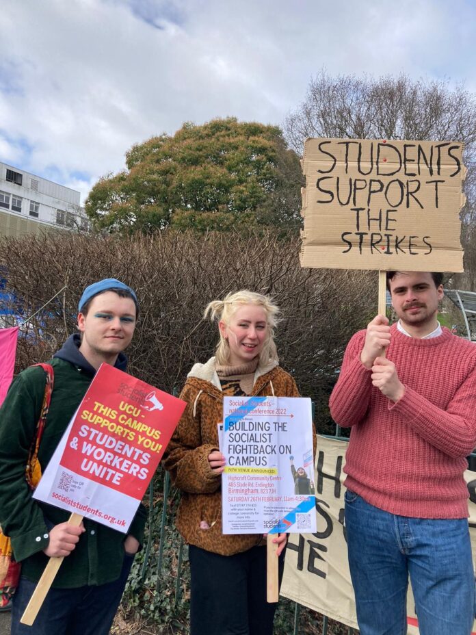 Students supporting the UCU strikes, February 2022