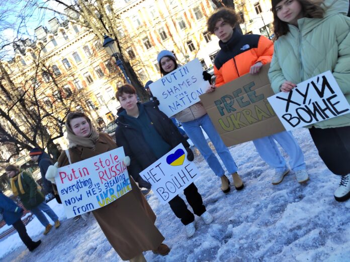 War in Ukraine: Protesters in Helsinki, Finland. Photo Edmund Schluessel