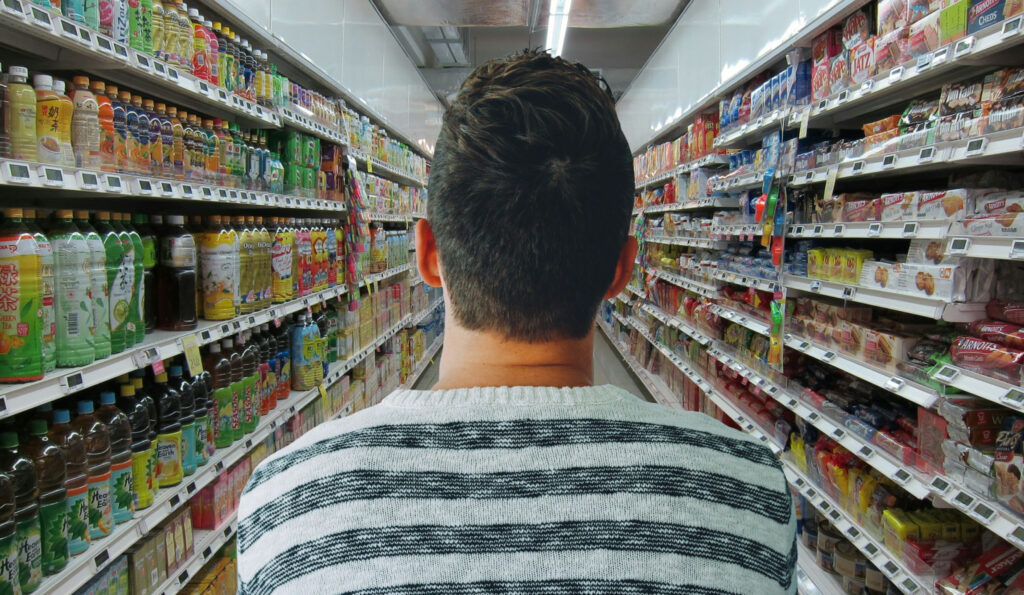Shopping in supermarket. Photo: Public domain