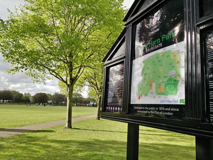 Westham_Park_entrance_sign West Ham Park. Photo: Hansbrage1/CC