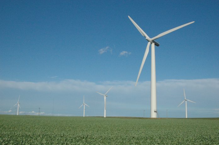 Wind_turbine_Holderness. Photo Tom Corser/CC