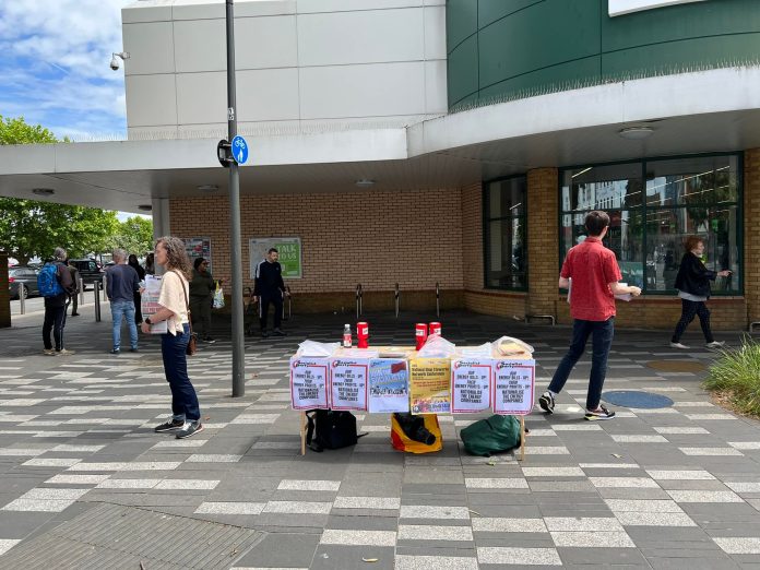 Socialist Party campaigning for action to tackle cost-of-living crisis in Stratford, east London - photo Socialist Party - 21-05-22 - Cost of living