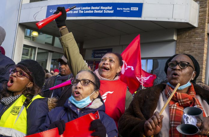 Royal London Hospital workers on strike - February 2022 - photo Paul Mattsson Royal London Hospital workers on strike - February 2022 - photo Paul Mattsson