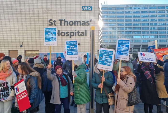 St Thomas's Hospital RCN strike. Photo London SP