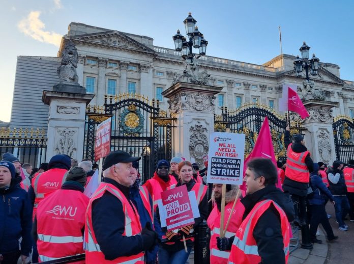 CWU rally outside Buckingham Palace. Photo: Isai