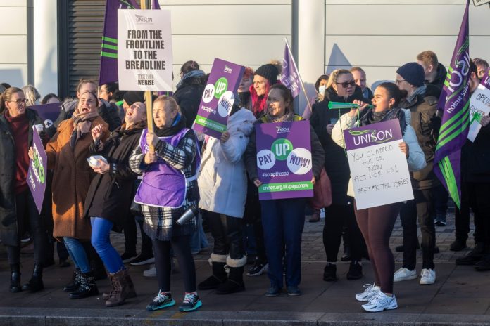 Liverpool picket line, photo Liverpool SP