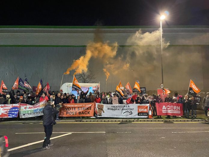 Coventry Amazon protest 11.22. Photo: Lenny Shail