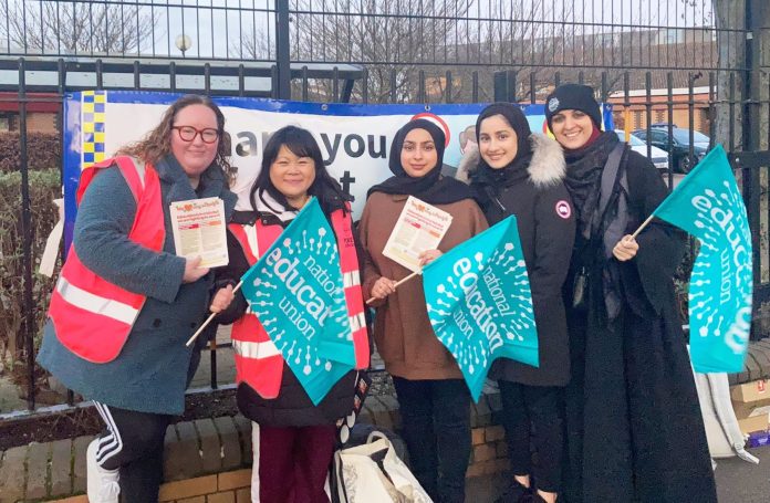 NEU strike in Newham. Photo: James Ivens