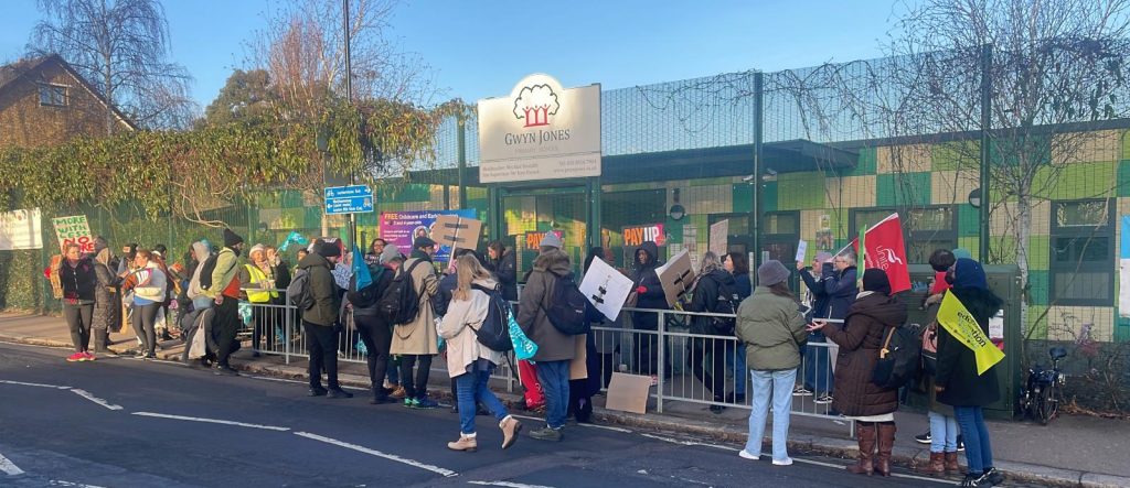 Leytonstone school strikers walked to Gwyn Jones primary to meet the picket there. 1.2.23. Photo from Kevin