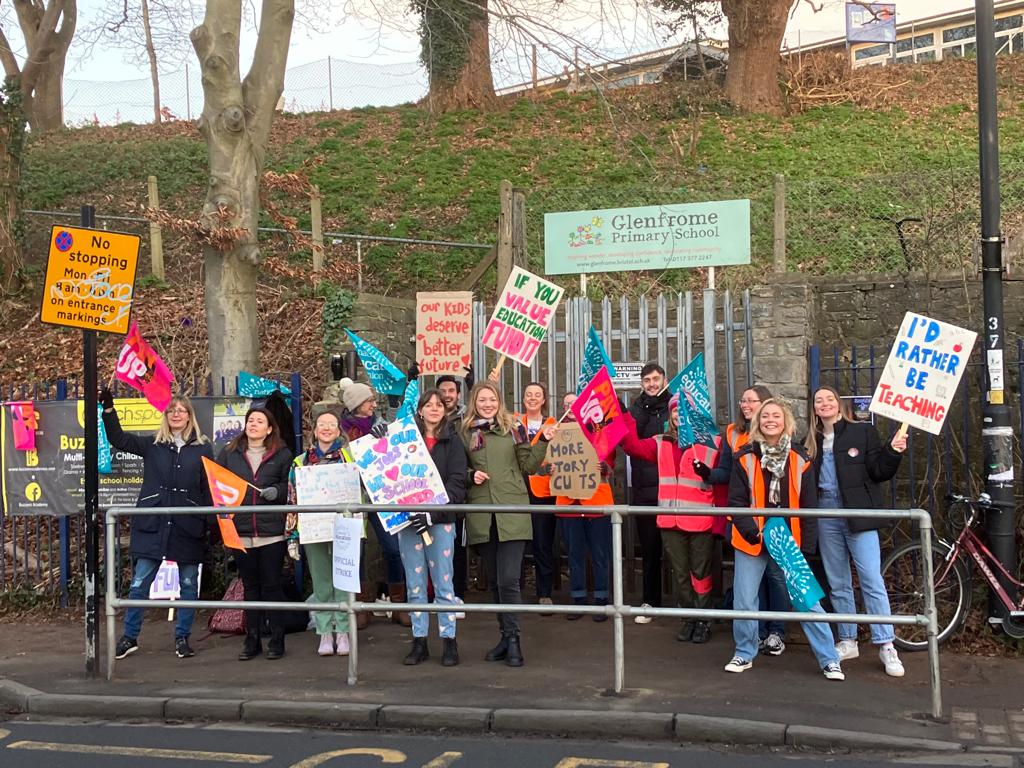 Glenfrome primary school - one of the many NEU pickets in north Bristol. 1.2.23. Photo by Roger