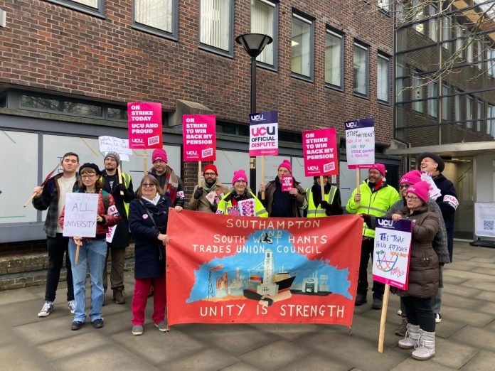 Southampton UCU on strike Photo Nick Chaffey