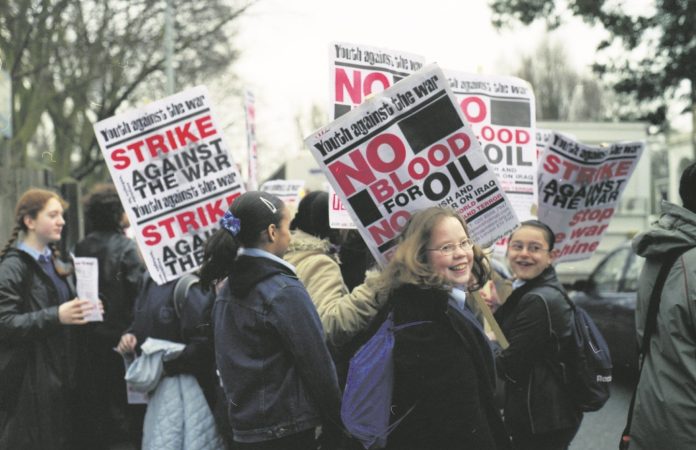 School students walk out against the Iraq war. Photo: Sarah SE