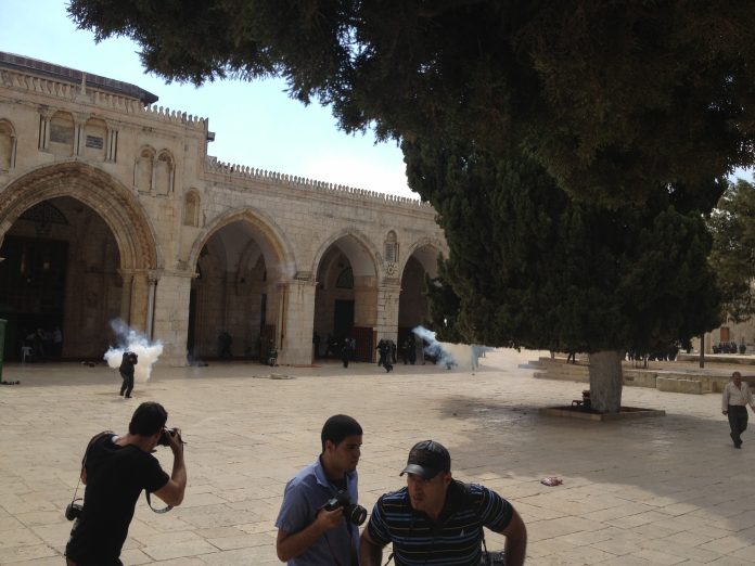 A previous Israeli attack on the al-Aqsa Mosque Photo: JER2/CC