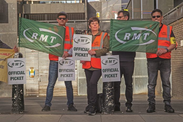 RMT Picket at Euston. Photo: Paul Mattsson