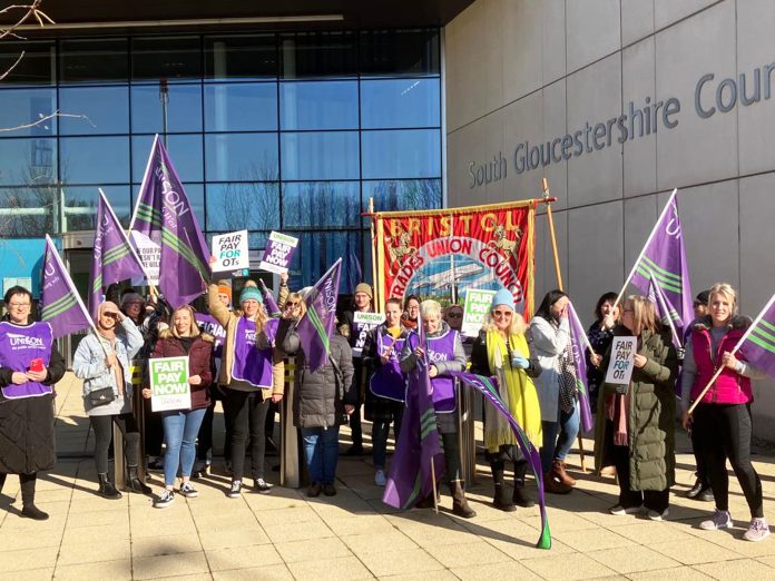 On the picket line, photo Roger Thomas