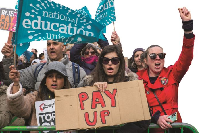 NEU strikers. Photo: Paul Mattsson