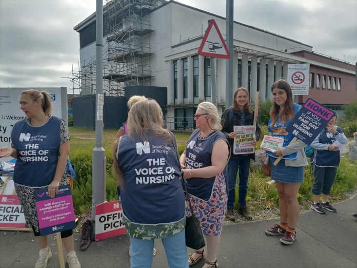RCN nurses strike in Swansea. Photo: Alec Thraves