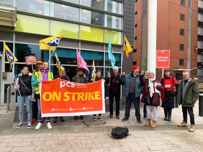 Marion Lloyd (third from right) supporting ACAS and Insolvency Service members on strike. Photo: SP