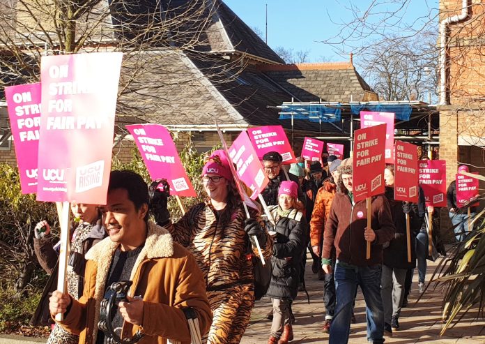 UCU strike in Leicester. Photo: Leicester SP