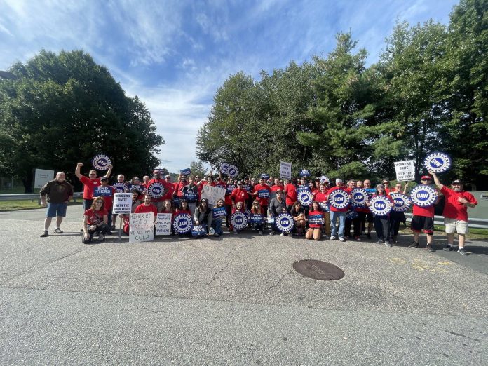UAW strike picket line. Photo: Independent Socialist Group