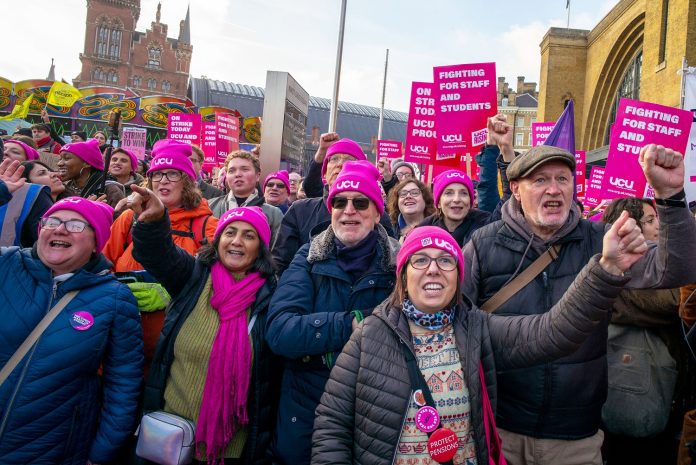 Rally-9 scaled UCU members on strike. Photo: Paul Mattsson