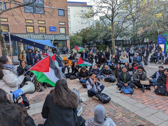 Queen Mary Palestine protest. Photo: James Ivens