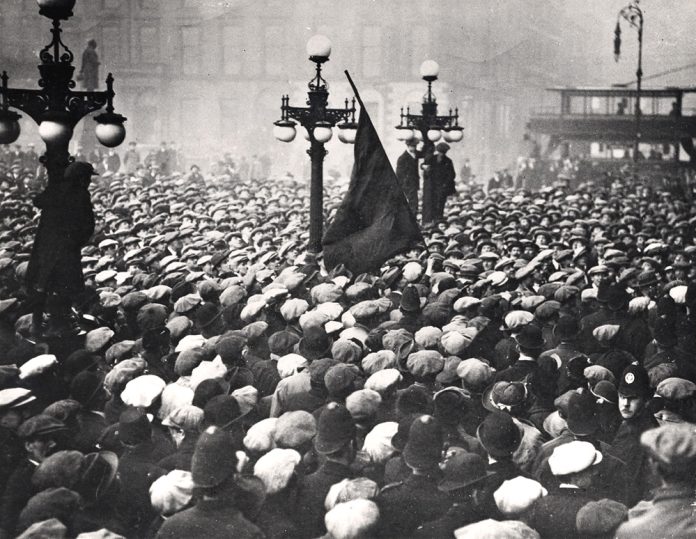 bloody_friday_in_george_square - Photo: public domain