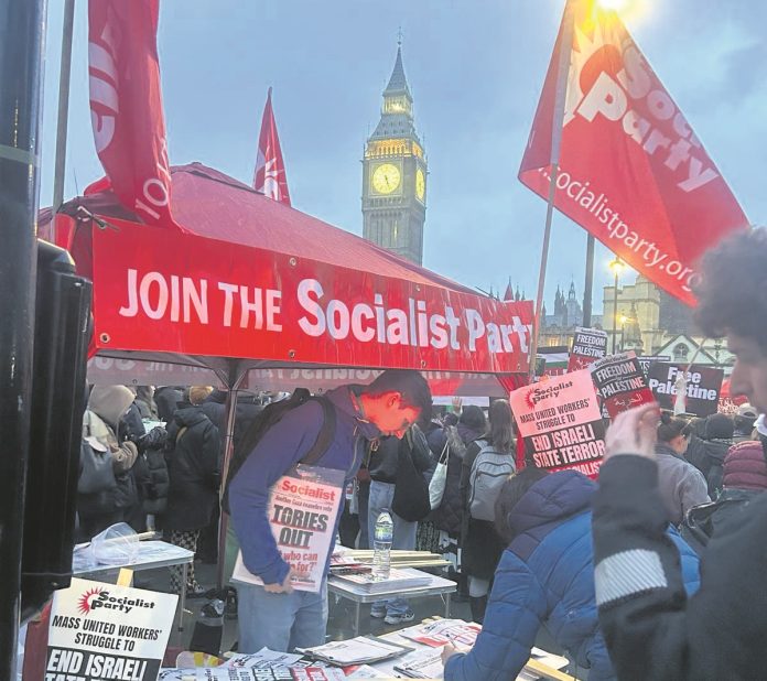 Socialist Party outside Parliament during the Gaza ceasefire vote. Photo: Martin Reynolds
