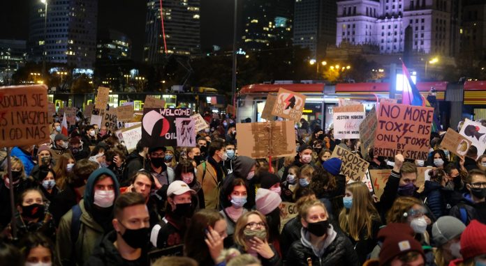 Warsaw Women's Strike march in October 2020. Photo: Can Ayaz/CC