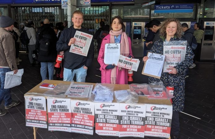 Roza campaigning with the Socialist Party in Stratford. Photo: James Ivens