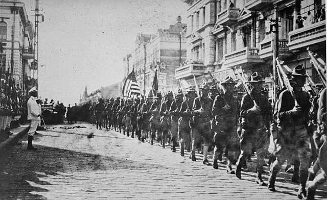 US and Japanese troops in Vladivostok in 11918 during the Russian Civil War. Photo: Public Domain