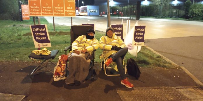 Usdaw members on strike at B&Q in Swindon. Photo: Swindon SP