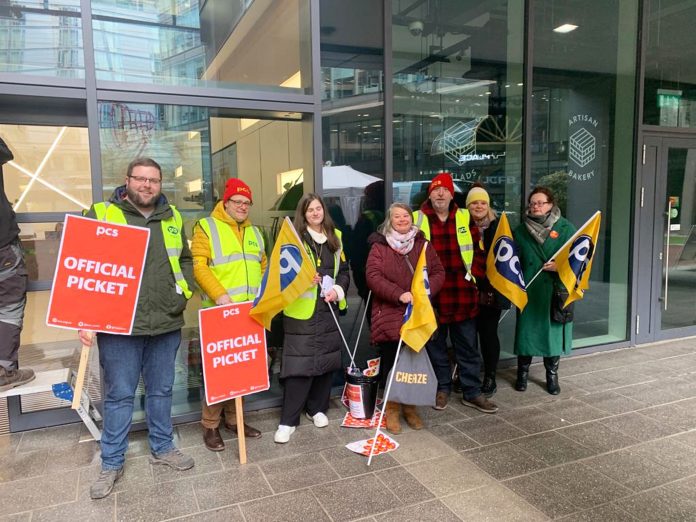 Marion Lloyd, centre, on the picket like. Photo: SP
