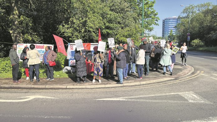 Barts Unite strike at Whipps Cross. Photo: Martin Reynolds