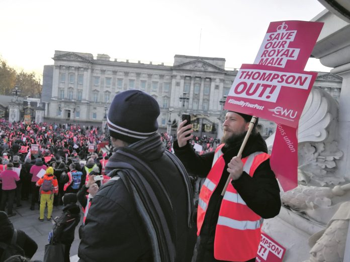 CWU Royal Mail strikers outside Buckingham Palace during the strike in 2022. Photo: Josh Asker