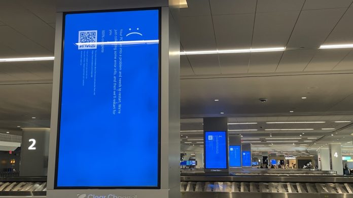 Crowdstrike outage at LaGuardia Airport. Photo: Smishrai/CC