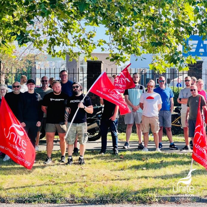 Aerospace workers strike. Photo: Unite the Union