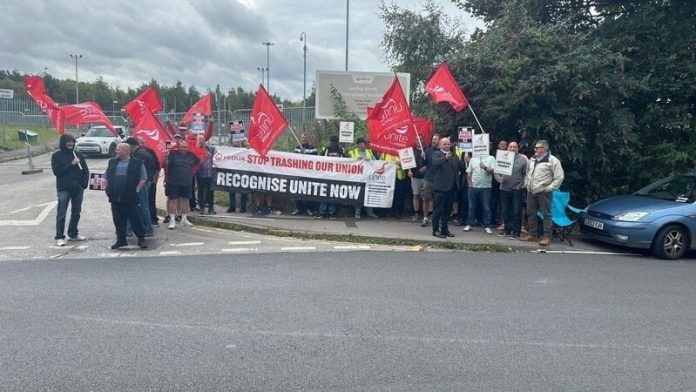 eIEetXNfyQtbDJf-800x450-noPad Sheffield Veolia strikers Photo: Unite Sheffield