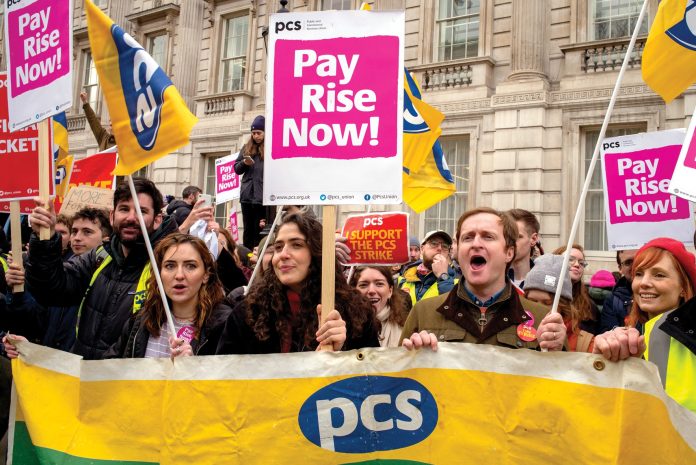 PCS members on strike during the strike wave, 2023. Photo: Paul Mattsson