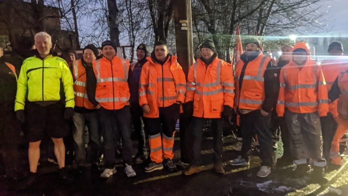 Birmingham bin strike picket. Photo: Brum SP