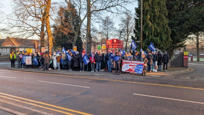 Cov strike Coventry NEU and NASUWT strike at Coventry Foundation Trust. Photo: Coventry Socialist Party